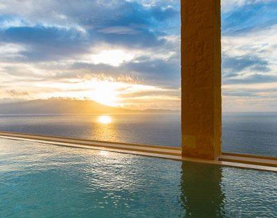 Luxury villa with private pool,jacuzzi, chromotherapy and panoramic sea view