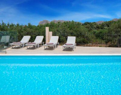 Villa with 4 bedrooms and private heated pool near Chania