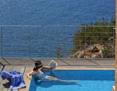 Breathtaking luxury villa with jacuzzi near Chania