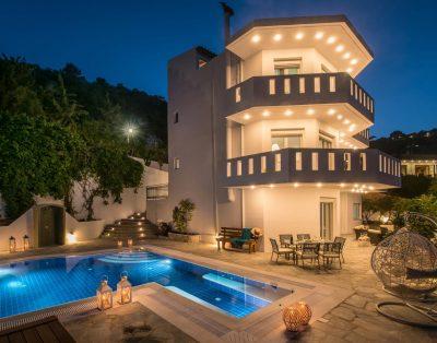 Luxury villa with panoramic view and pool near Heraklio