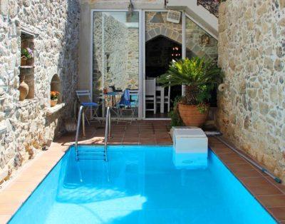 Traditional style villa with private pool in South Crete