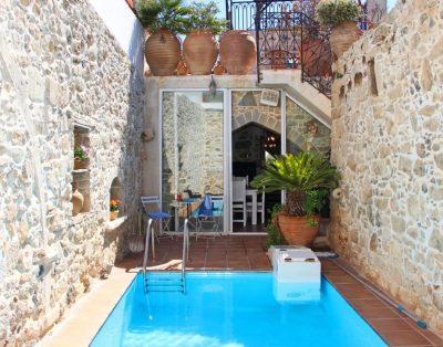 Traditional style villa with private pool in South Crete