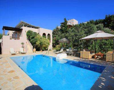 Holiday villa in South Crete with 4 bedrooms