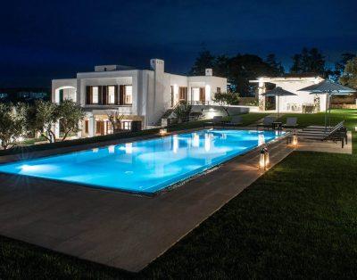 Superb villa with heated pool for large groups near Chania